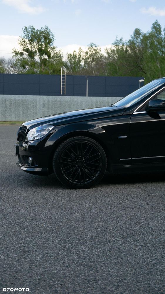 Mercedes-Benz Klasa C 180 CGI Automatik BlueEFFICIENCY Avantgarde - 2