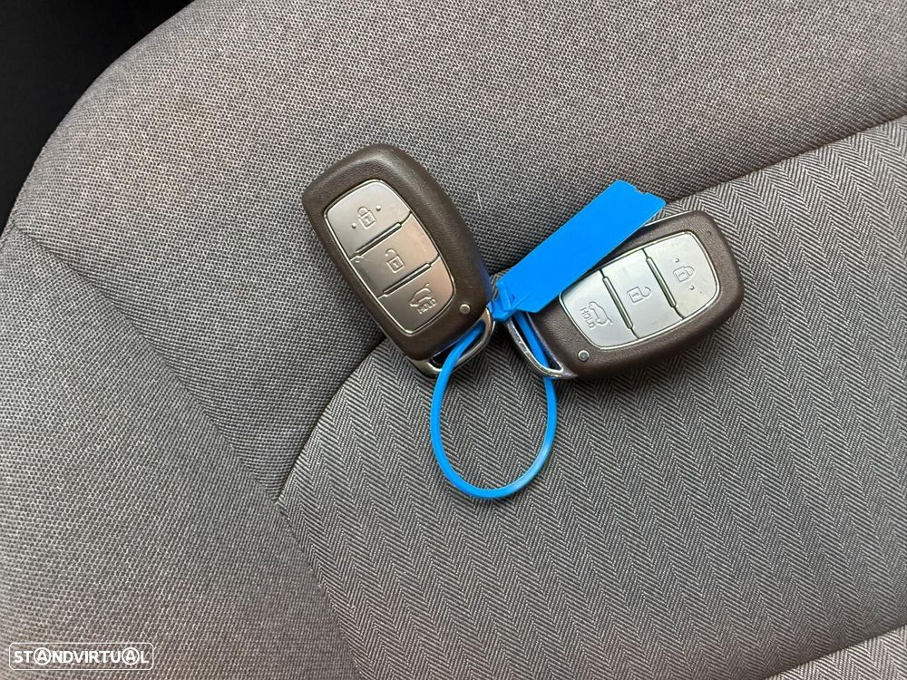 Hyundai Ioniq 1.6 GDI PHEV Pack Plus - 46
