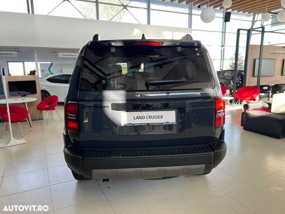 Toyota Land Cruiser 2.8l D-4D 204 CP A/T 7 locuri Luxury AVS Brown - 4