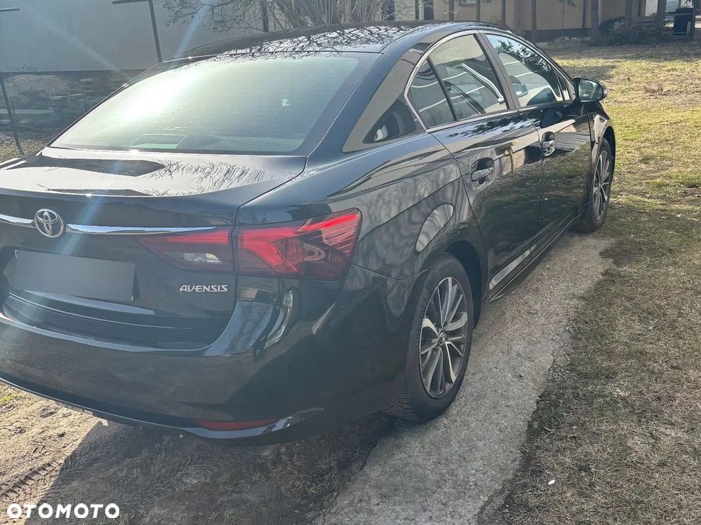 Toyota Avensis 2.0 D-4D Prestige - 2