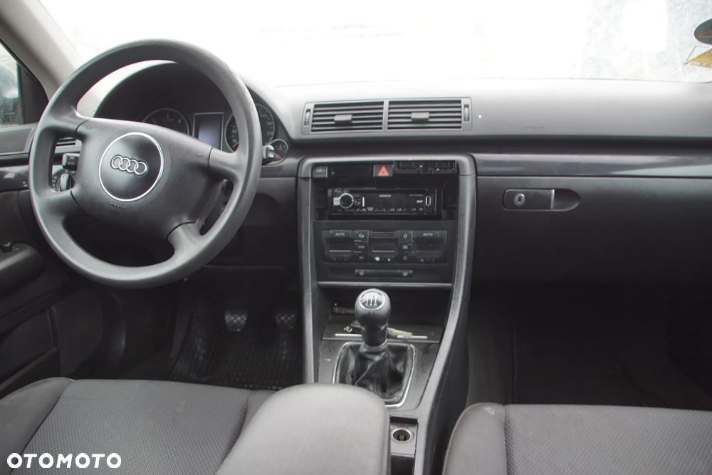 Auto na części - Audi A4 B6 1.9 TDI 130 KM AWX GBQ LX7Z 2002R Silnik Skrzynia Drzwi Maska Klapa Zderzak Błotnik Lusterko Lampa Klamka Szyba Deska Kokpit Sterownik Moduł Czujnik Licznik Panel Kierownica - 16