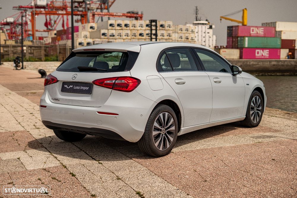 Mercedes-Benz A 250 e Progressive - 14