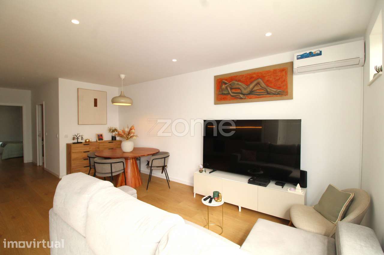 Apartamento T2 renovado - Grande imagem: 2/18
