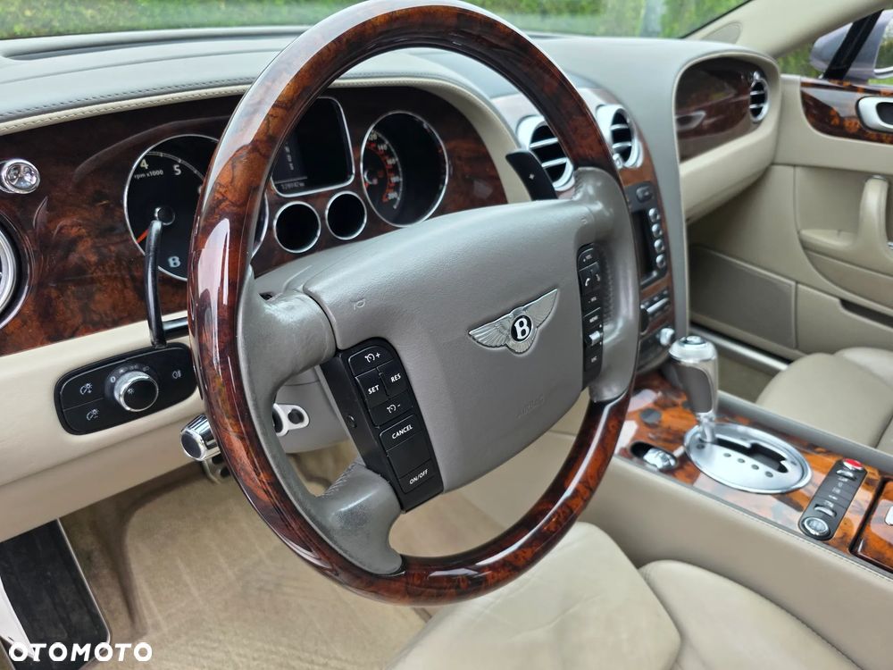 Bentley Flying Spur - 16