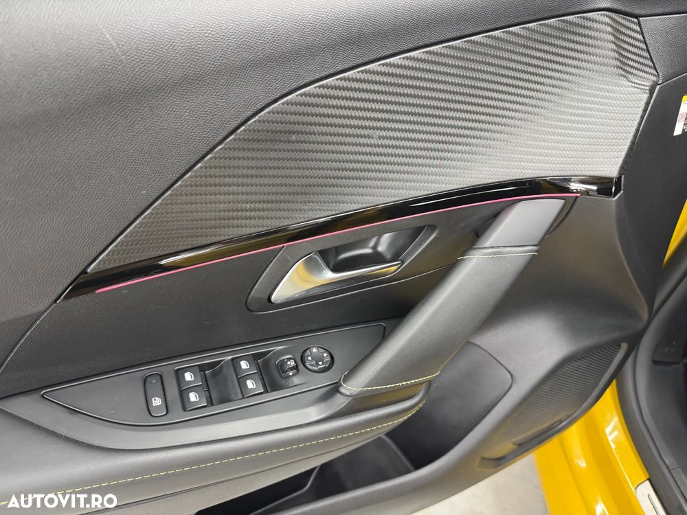 Peugeot 208 PureTech 130 EAT8 GT - 21