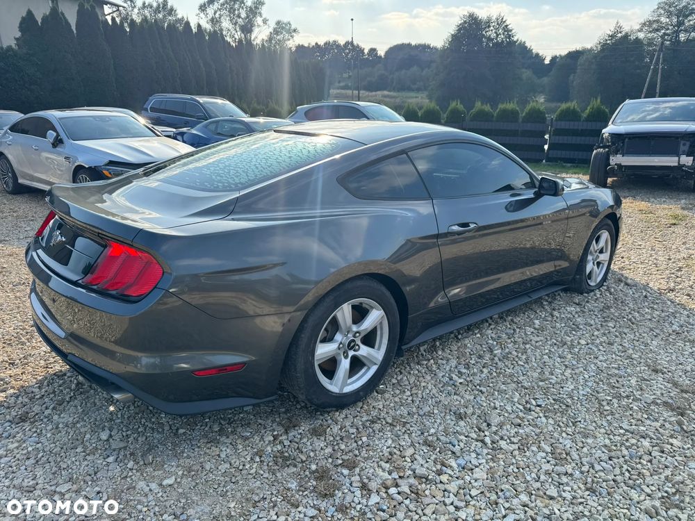 Ford Mustang Fastback 2.3 Eco Boost - 3