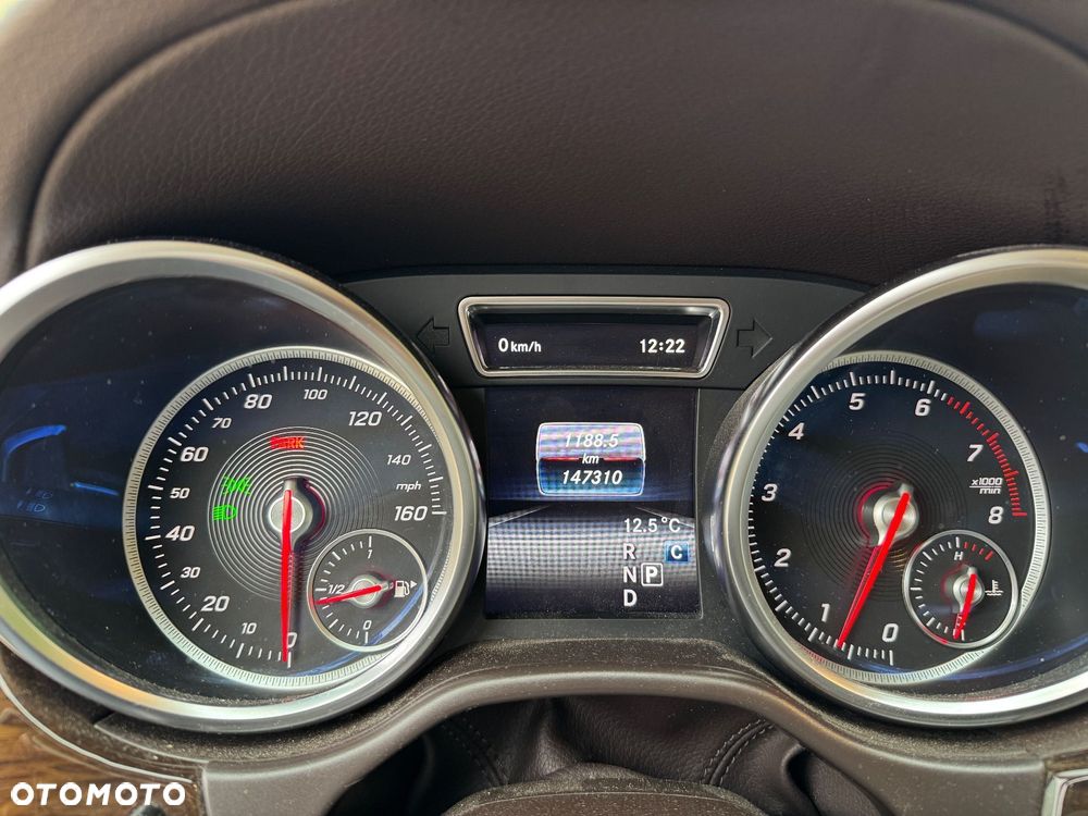 Mercedes-Benz GLS - 22