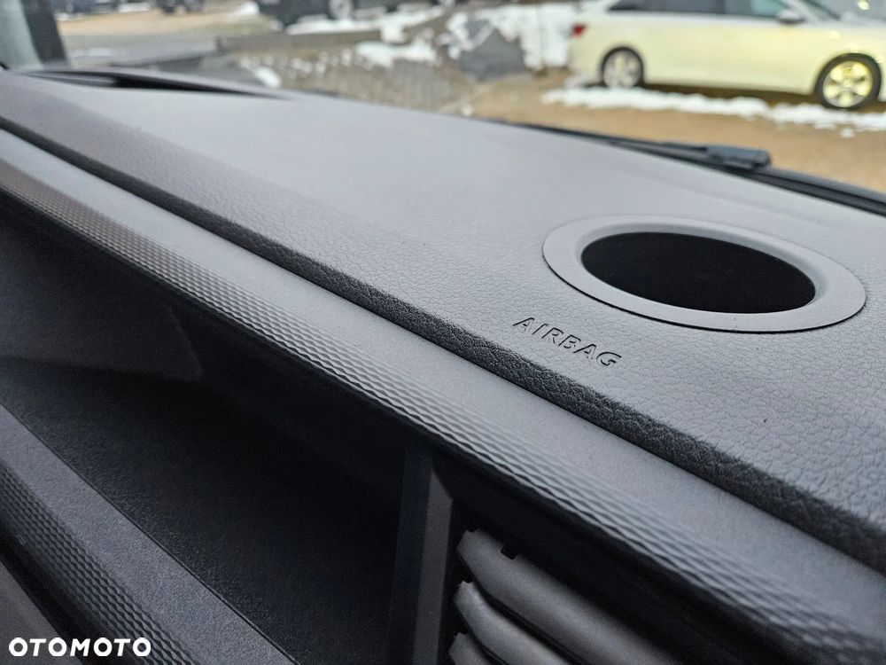 Volkswagen Transporter LONG 2.0TDI - 23