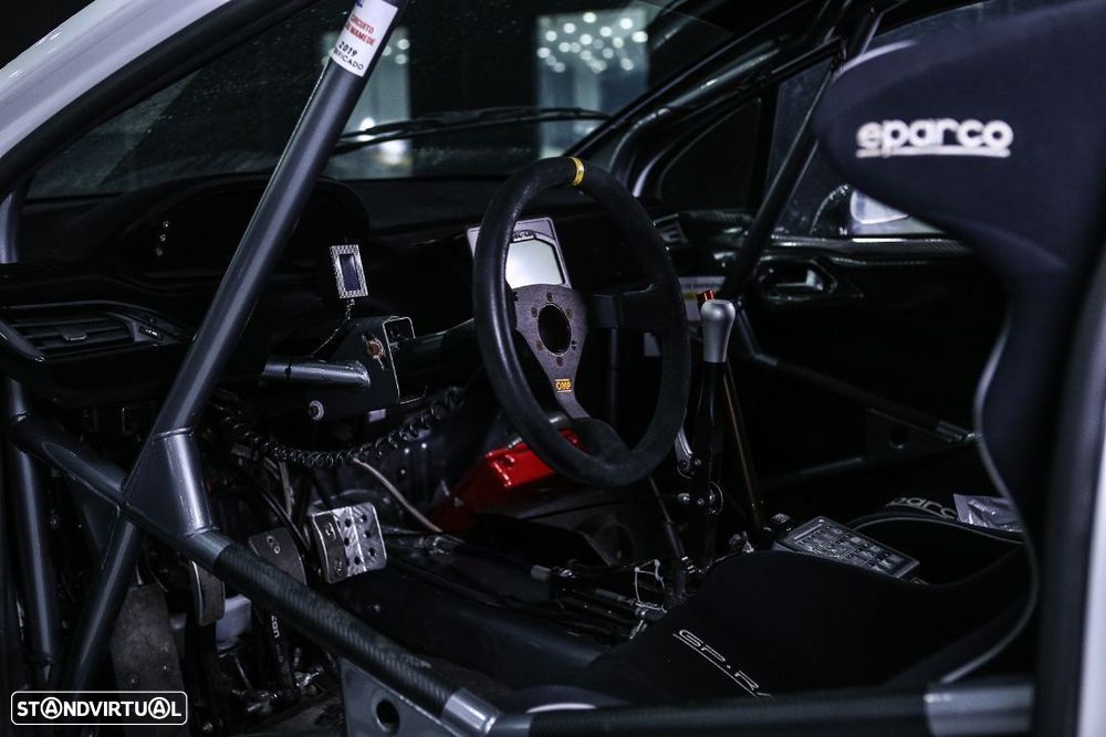 Peugeot 208 - 26
