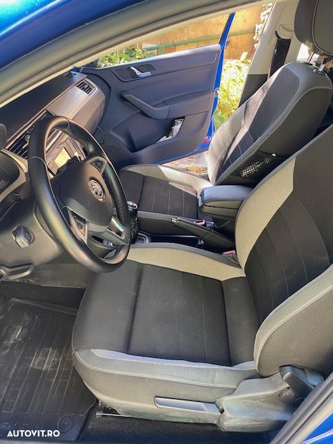 Skoda RAPID 1.2 TSI Ambition - 10