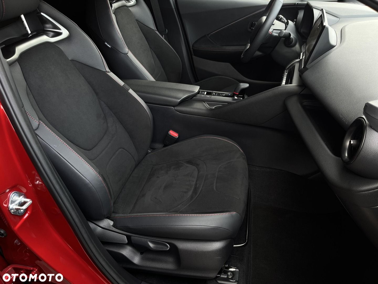 Toyota C-HR - 15