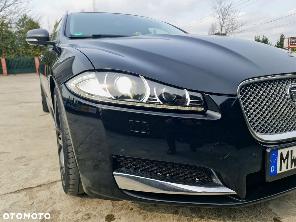 Jaguar XF 2.2 D R-Sport - 17