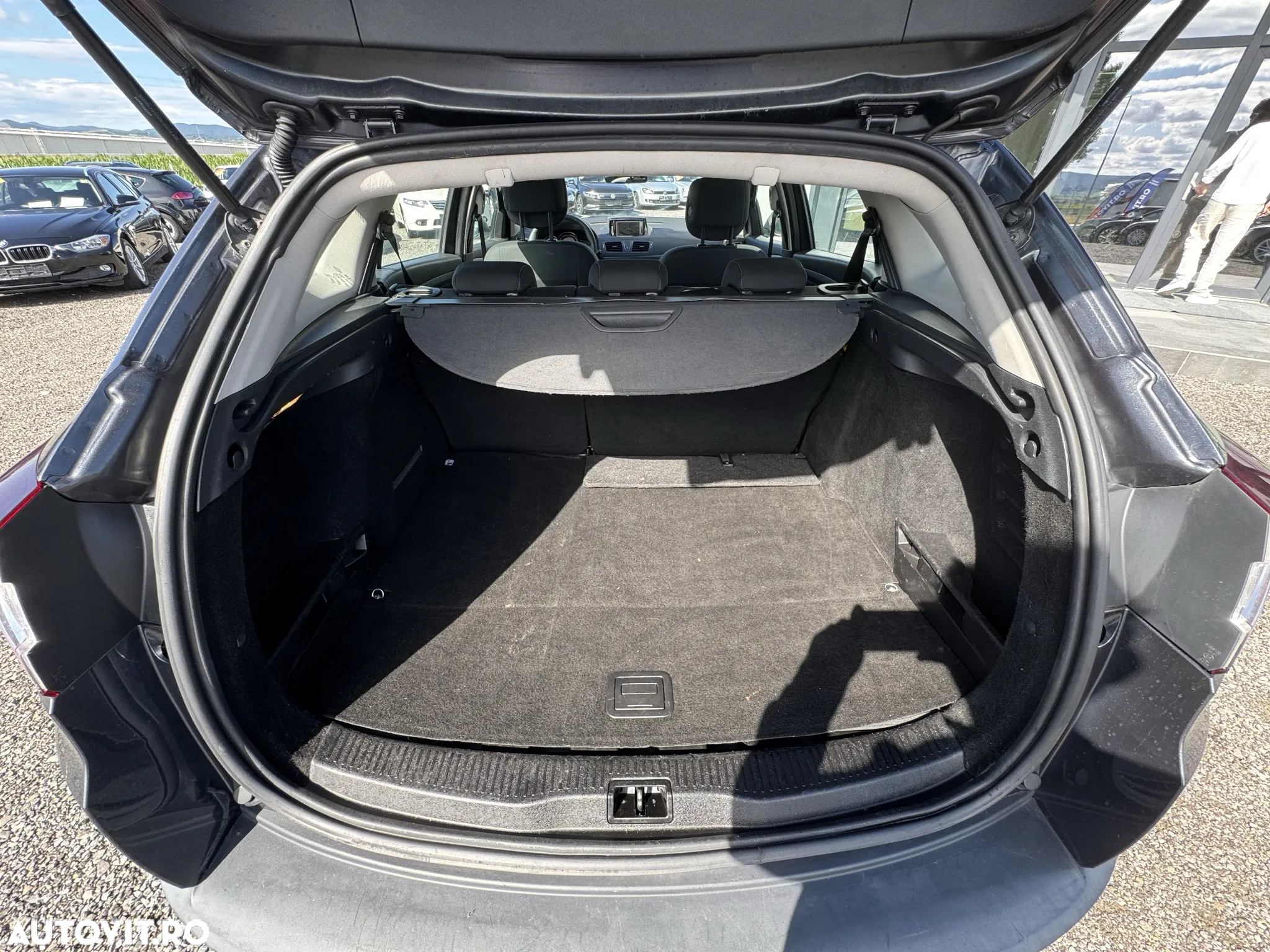 Renault Megane dCi 110 FAP EDC Paris Business - 17