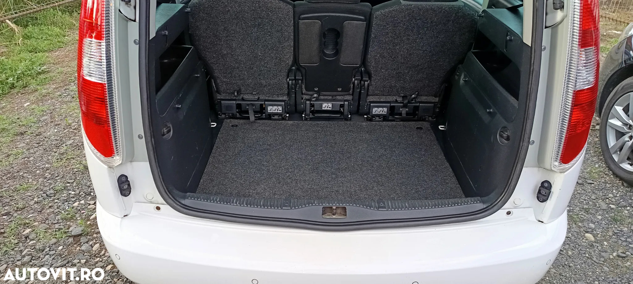 Skoda Roomster 1.2 TSI Noire - 40