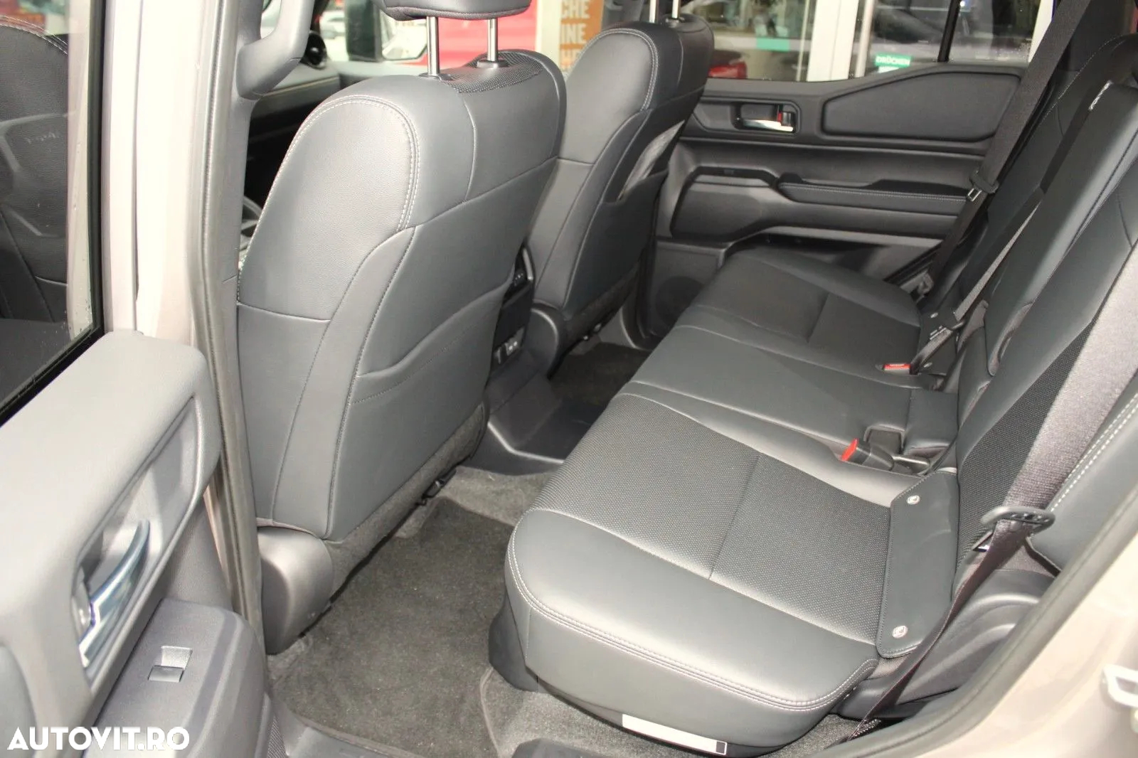 Toyota Land Cruiser 250 2.8l D-4D 204 CP A/T 7 locuri Executive - 17