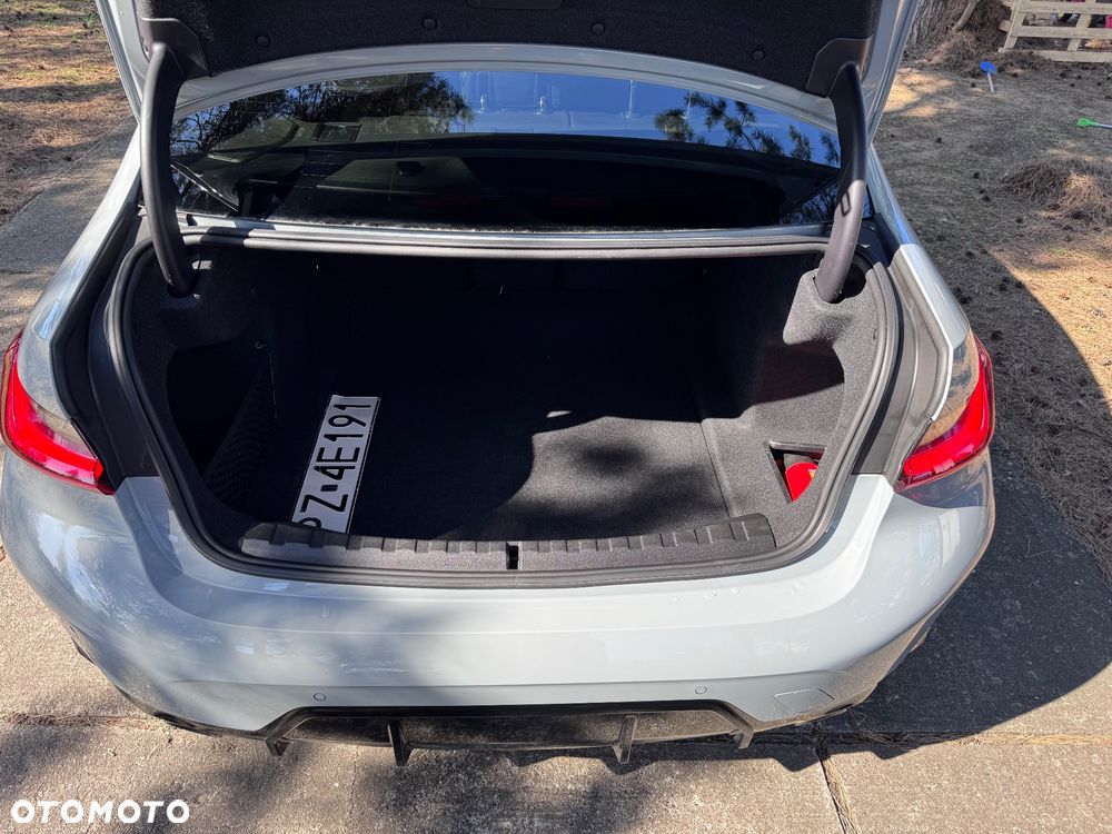 BMW Seria 3 320d xDrive mHEV M Sport - 9