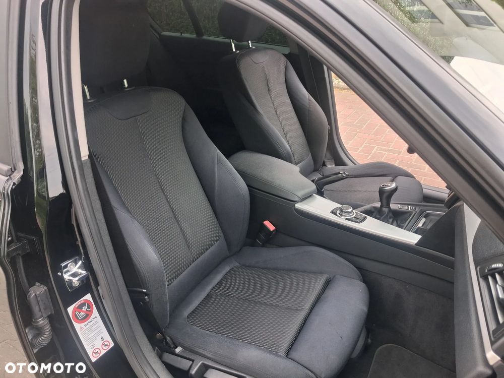 BMW Seria 3 318d Sport Line - 16