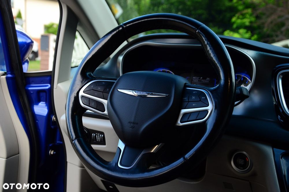Chrysler Pacifica - 30