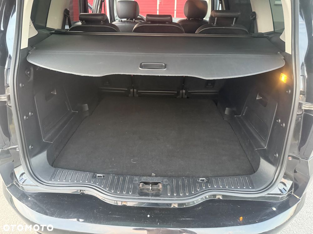 Ford S-Max - 32