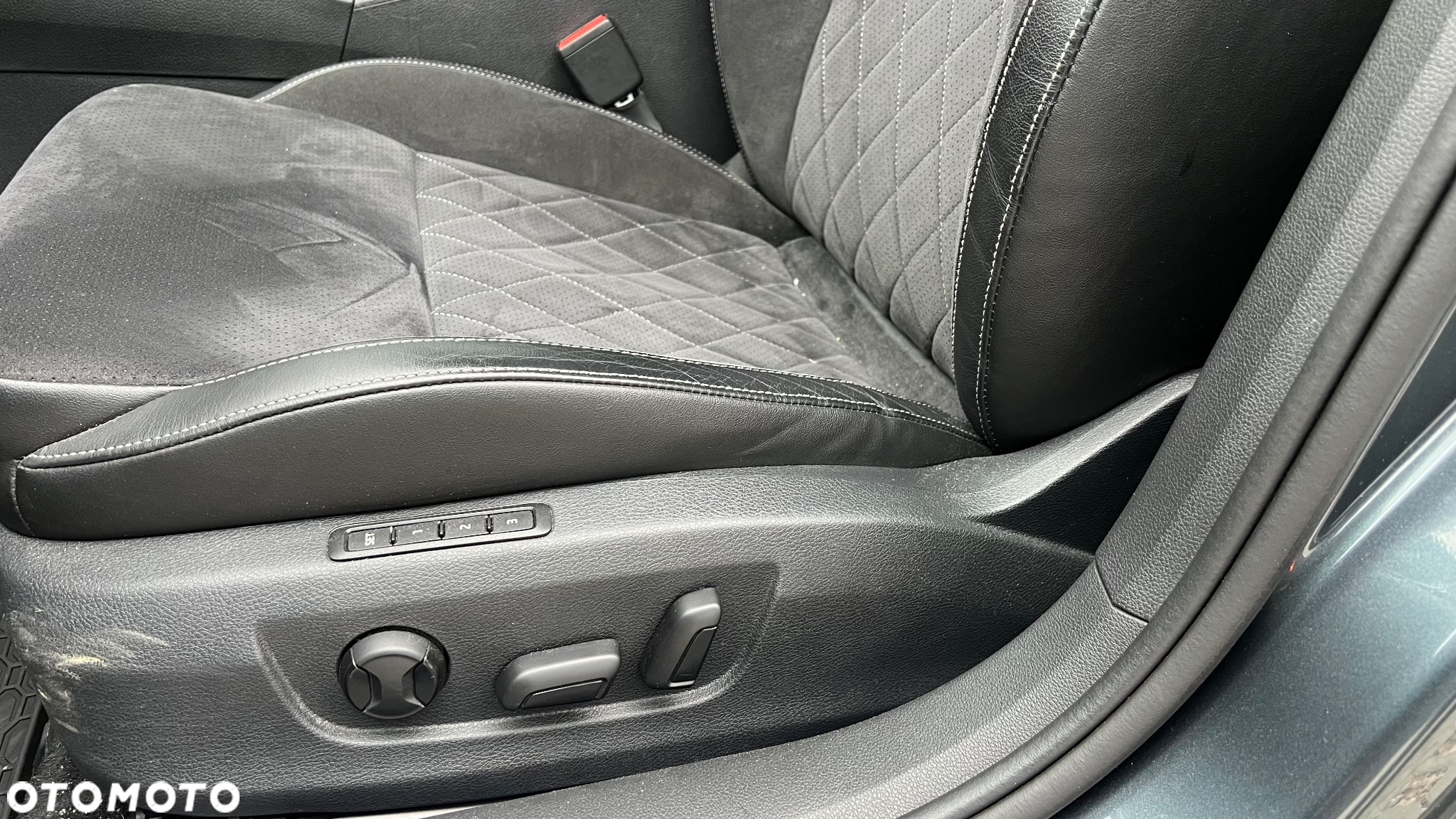 Skoda Superb Combi 2.0 TDI DSG SportLine - 16