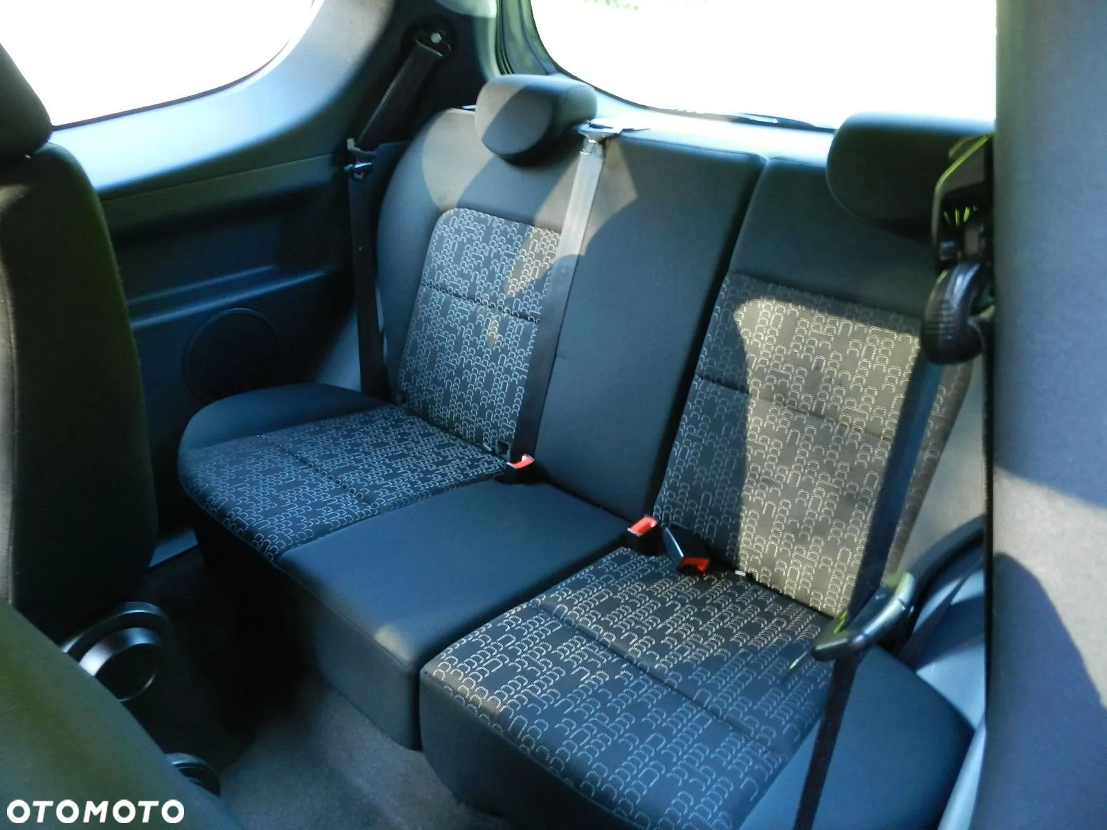 Mitsubishi Colt - 14
