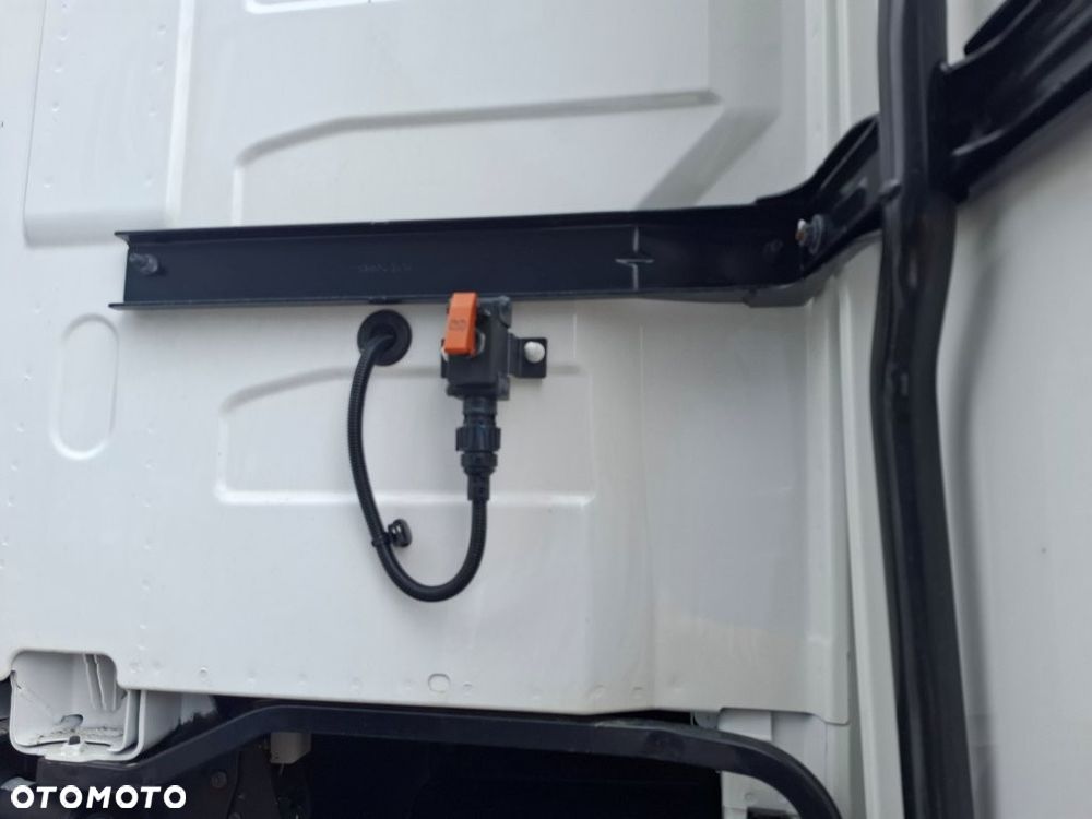Volvo FH 460KM TC ADR - 6