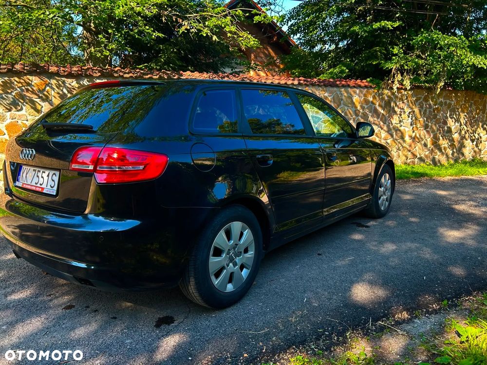 Audi A3 Sportback 1.6 TDI DPF Attraction - 4