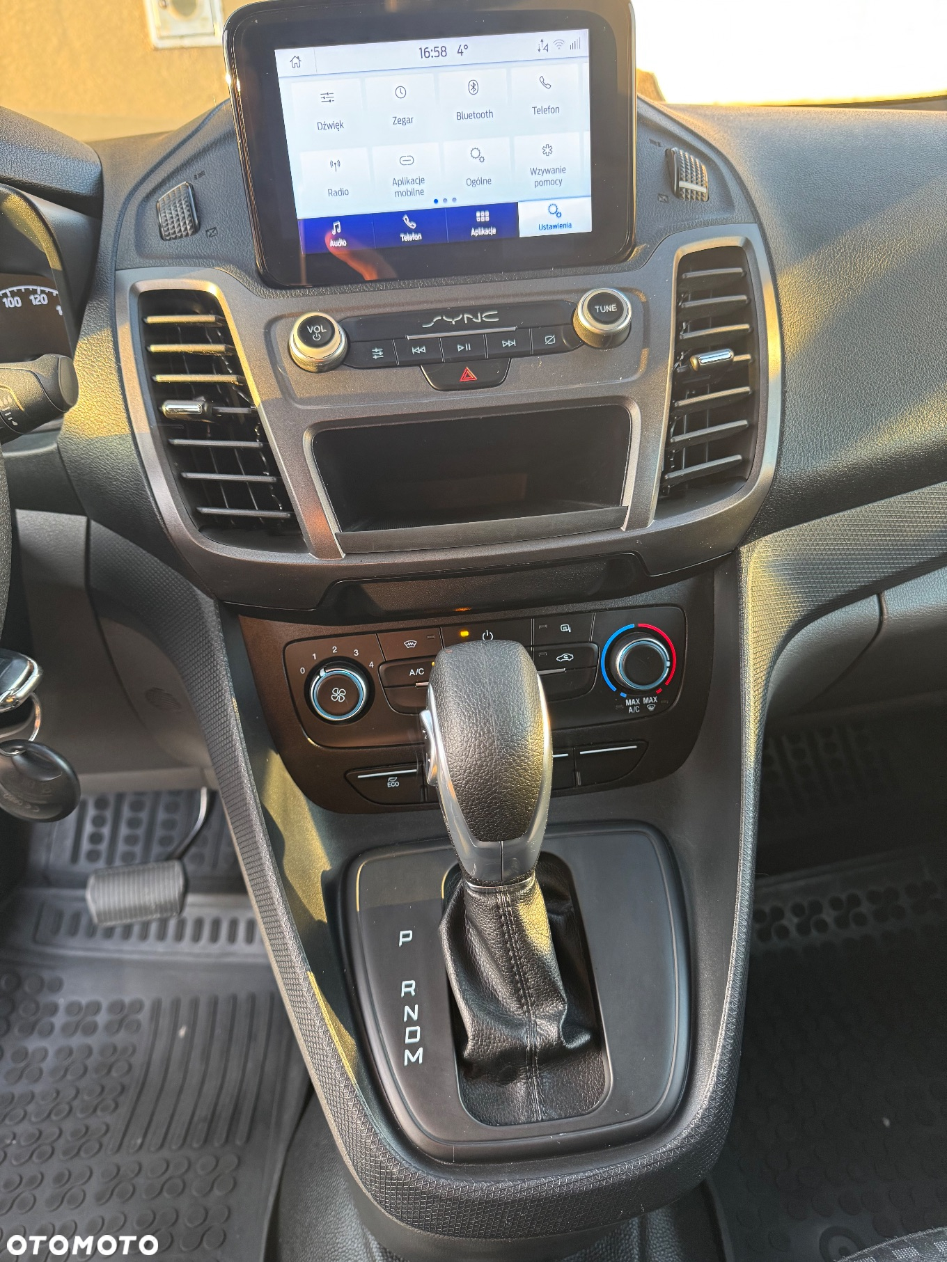 Ford Transit Connect - 6