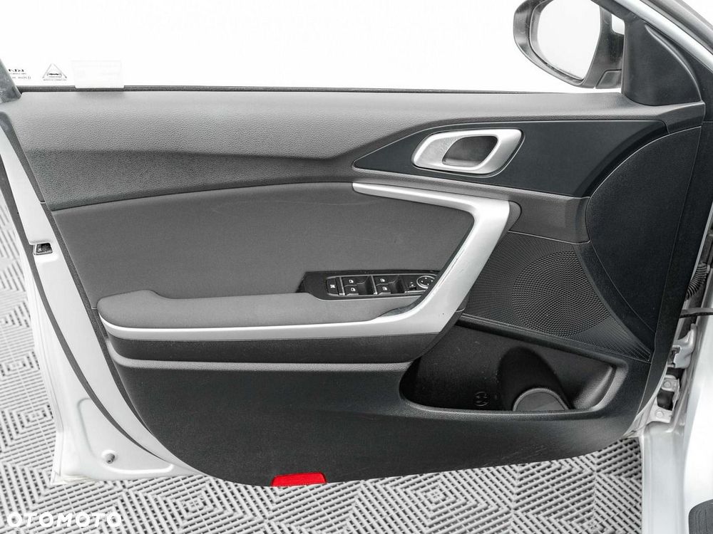 Kia Ceed 1.5 T-GDI M - 11