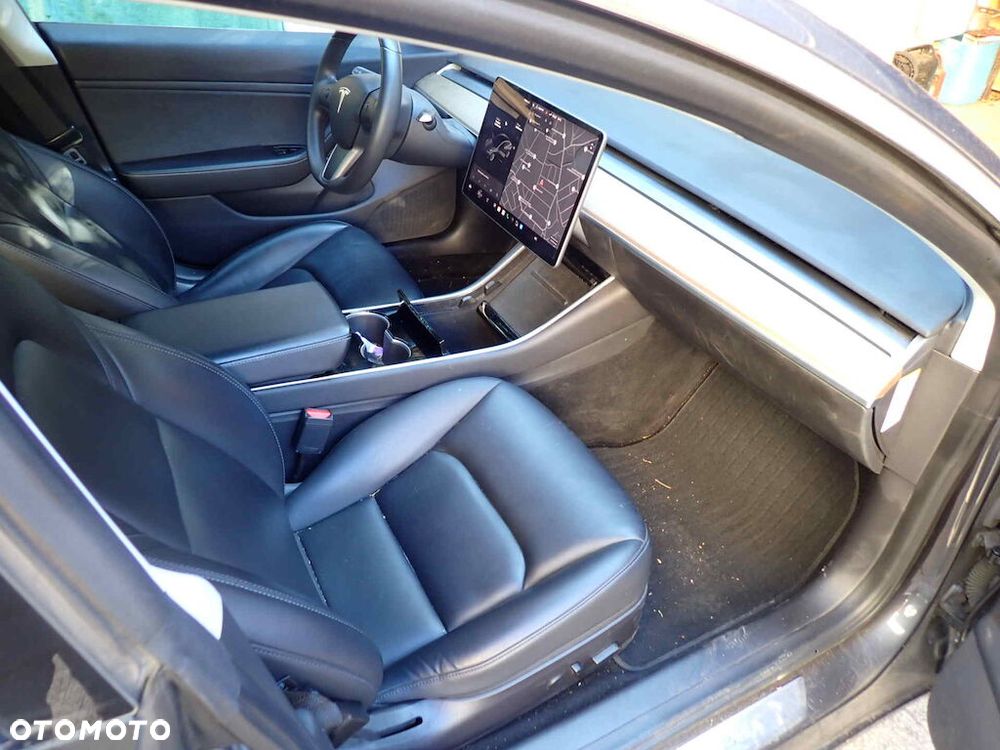 Tesla Model 3 - 17