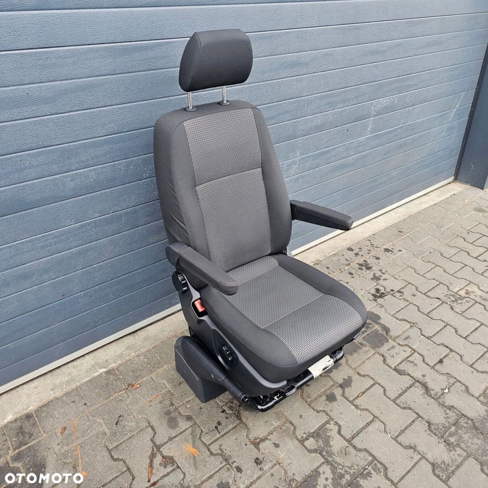 VW T6.1 fotel kierowcy przód BRICKS - 2