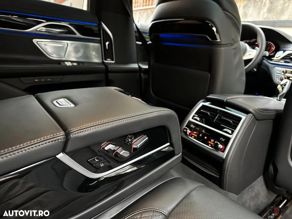 BMW Seria 7 730d xDrive MHEV - 29