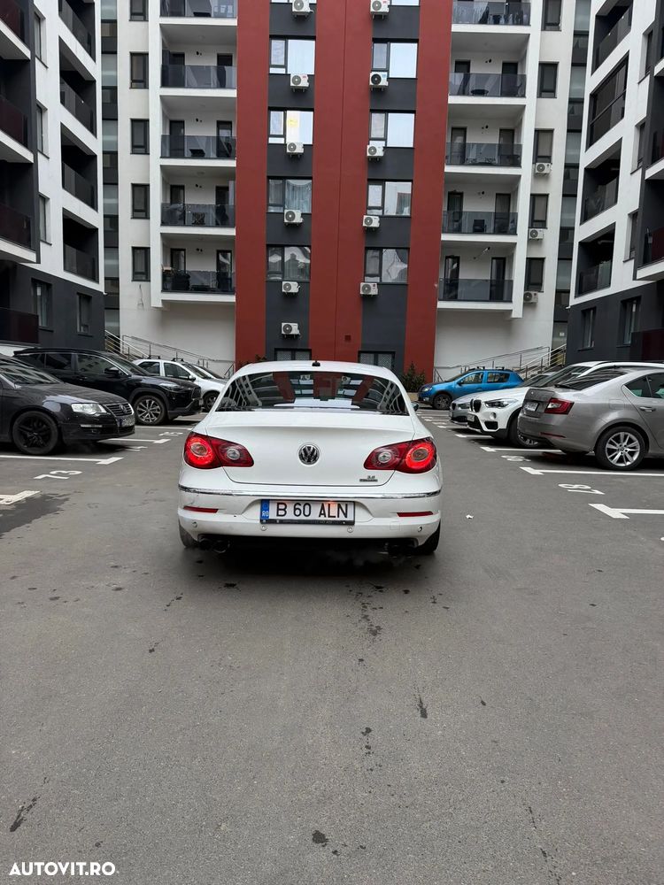 Volkswagen Passat - 4