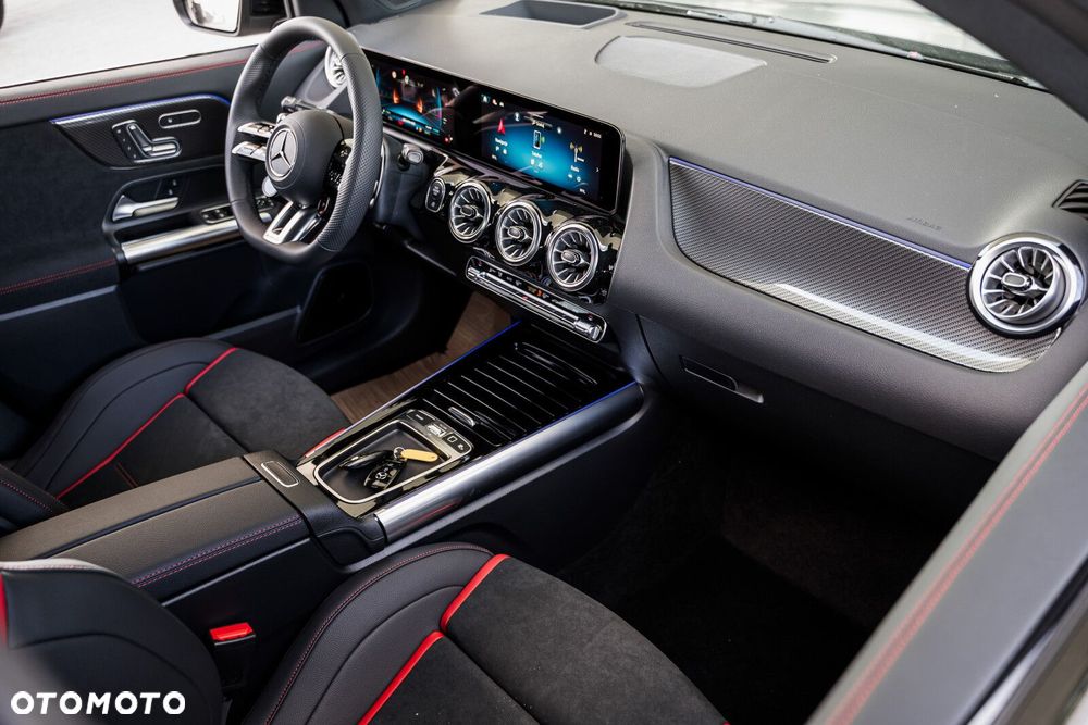 Mercedes-Benz GLA - 20