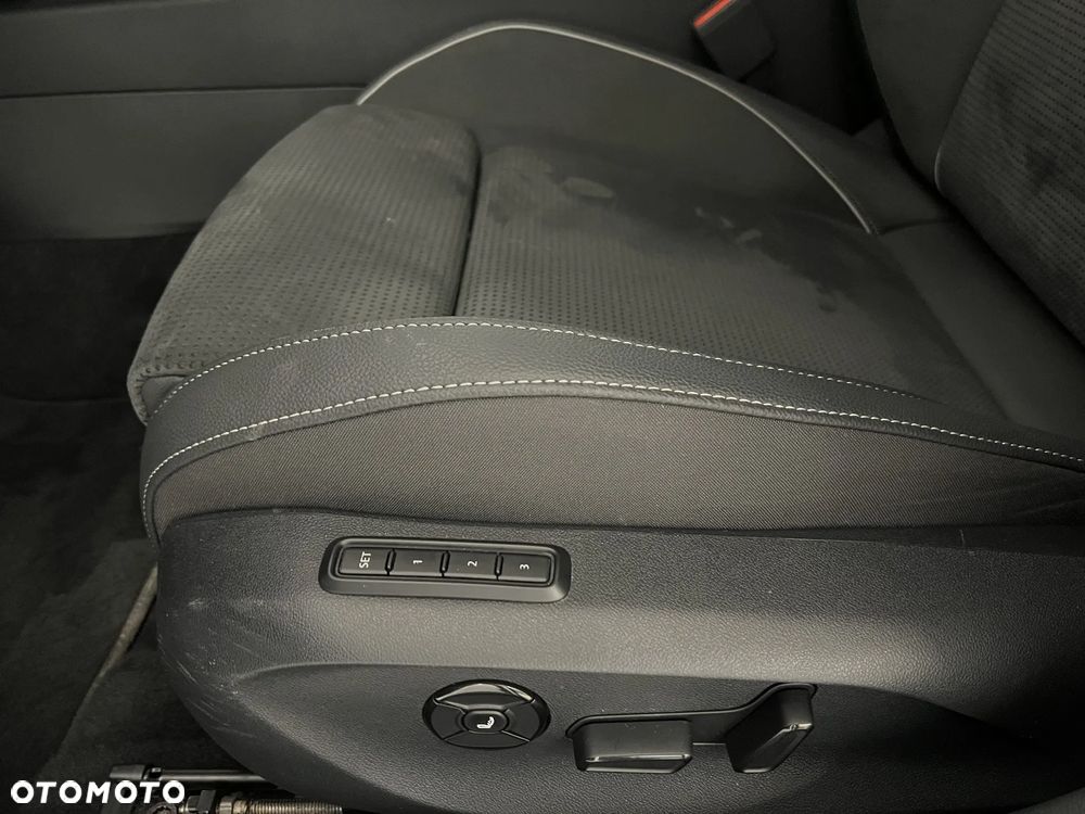 Skoda Superb 2.0 TDI SCR 4x4 Sportline DSG - 25