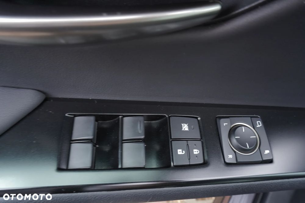 Lexus UX 250h GPF Business Edition 2WD - 25