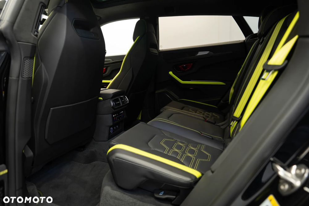 Lamborghini Urus - 13