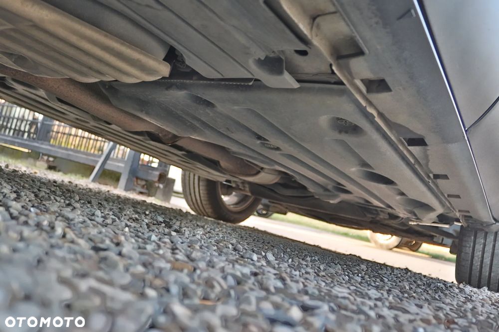 Ford Kuga 2.0 TDCi 2x4 Business Edition - 23