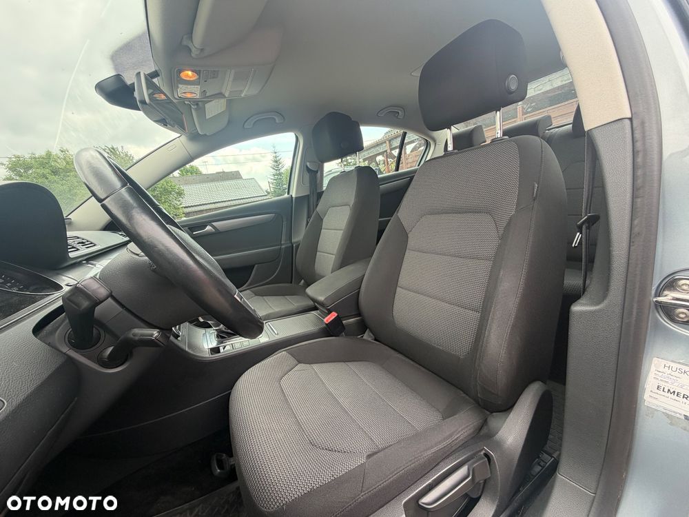 Volkswagen Passat 2.0 TDI Comfortline DSG - 9