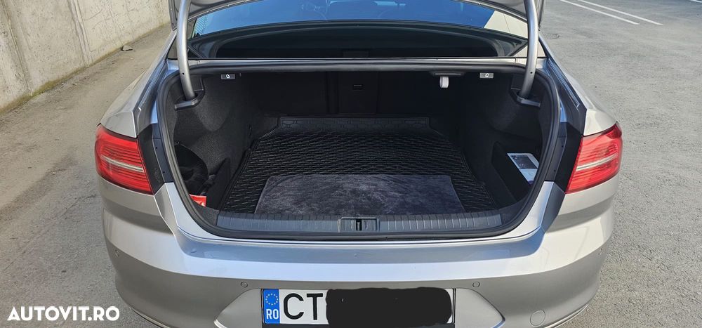 Volkswagen Passat 2.0 TDI SCR DSG Comfortline - 13