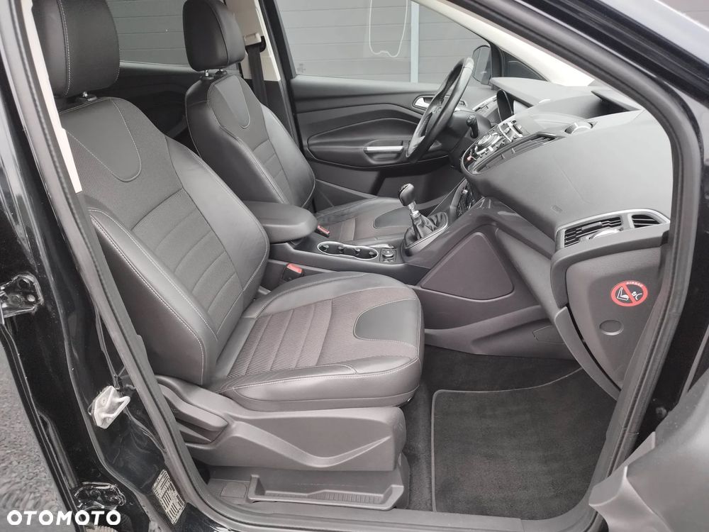 Ford Kuga 2.0 TDCi 4WD Titanium - 28