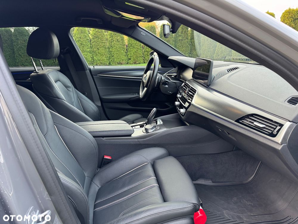 BMW Seria 5 530d xDrive mHEV M Sport sport - 12
