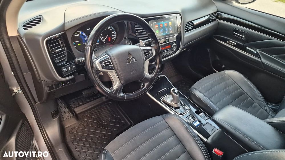 Mitsubishi Outlander 2.4 4WD Diamant+ - 11