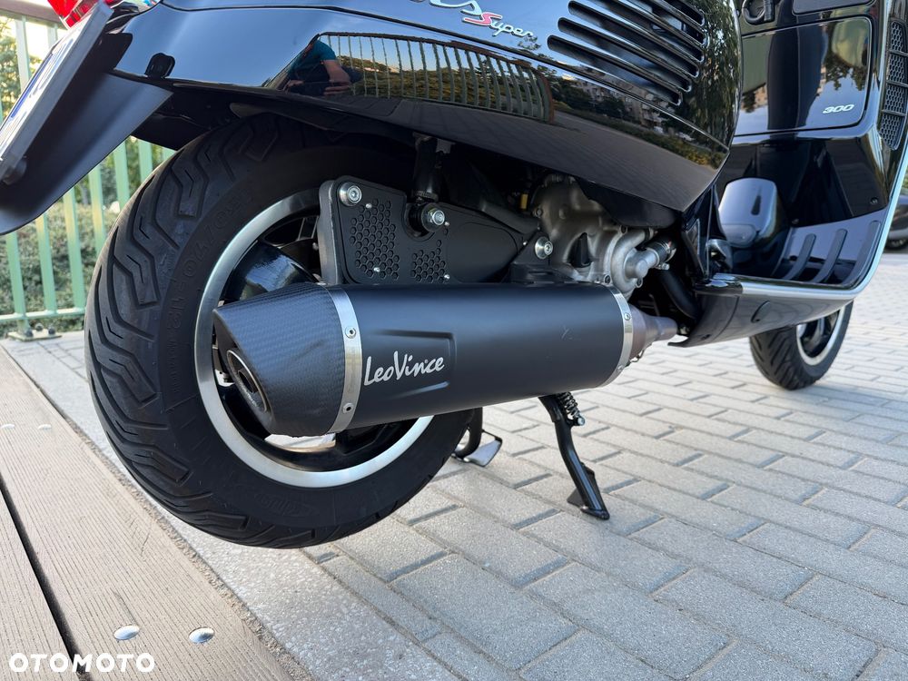 Vespa GTS - 9