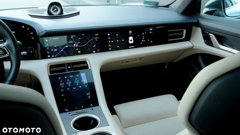Porsche Taycan Turbo - 25