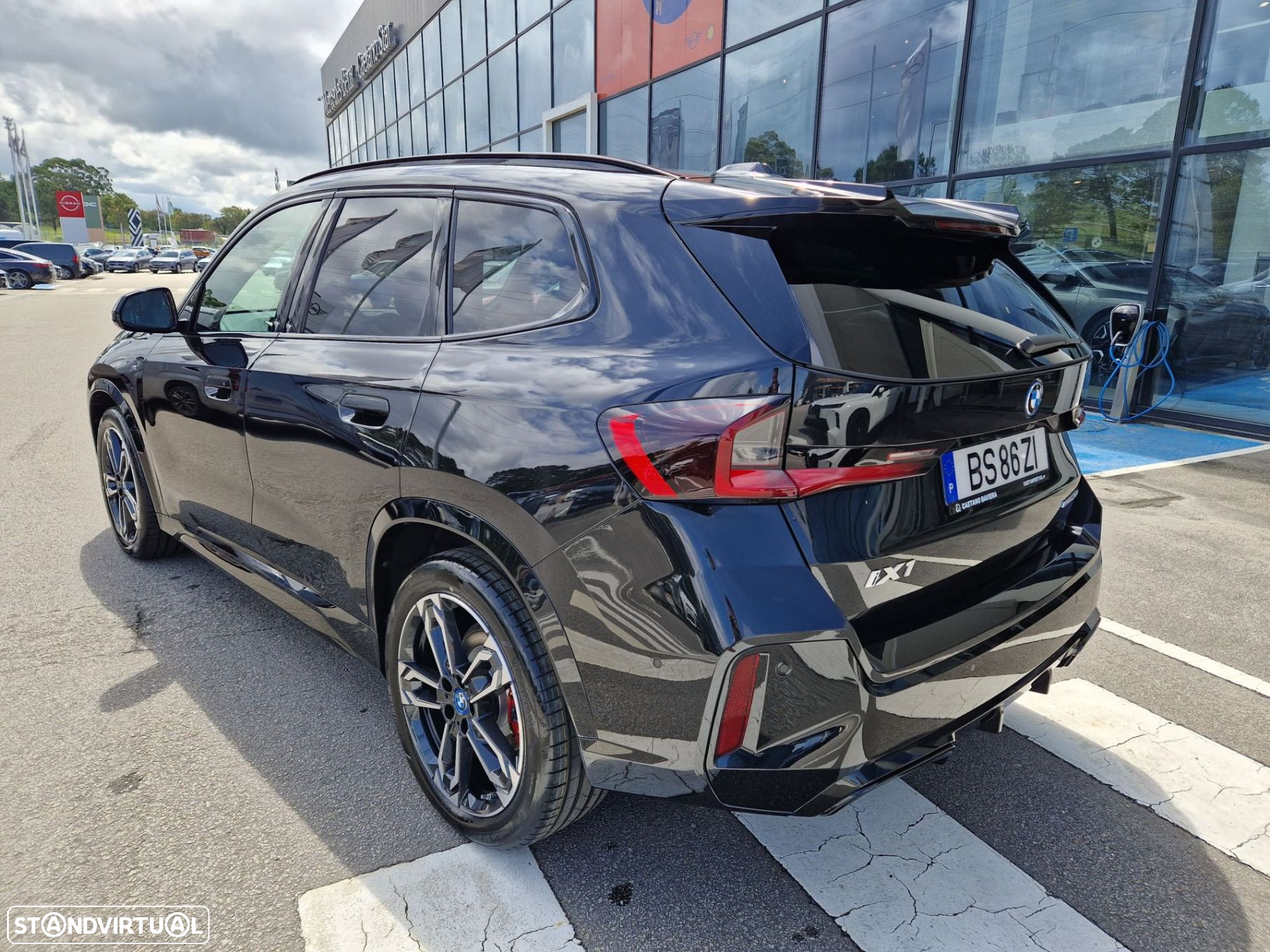 BMW iX1 eDrive20 Pack Desportivo M Pro - 2