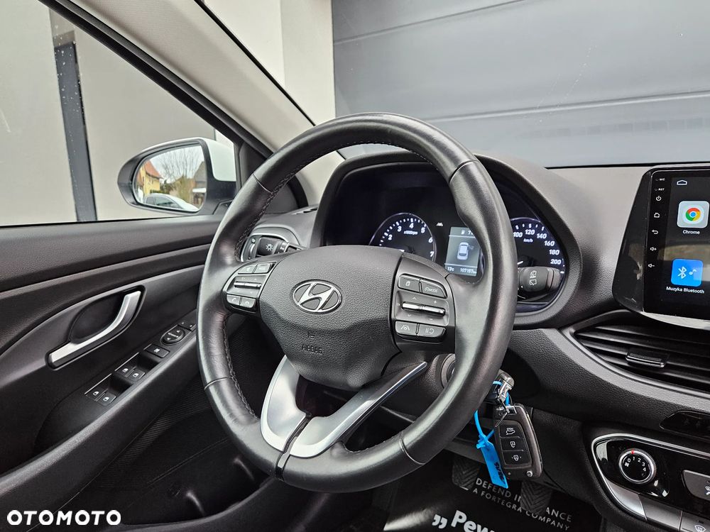 Hyundai i30 1.5 DPI Classic + - 11