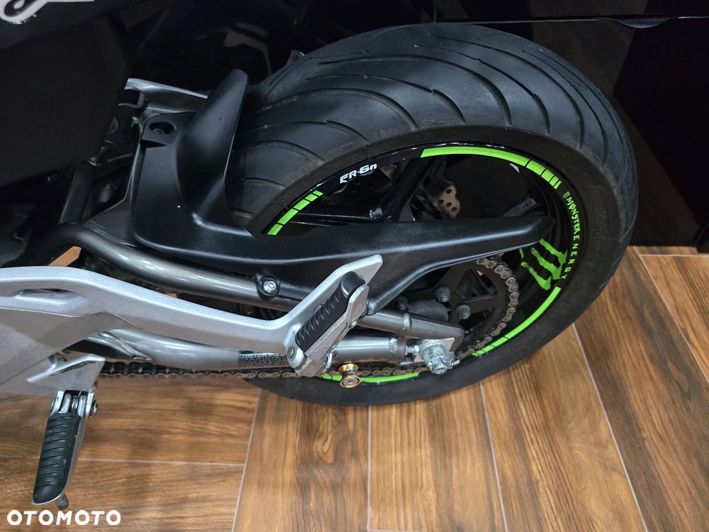 Kawasaki ER - 9