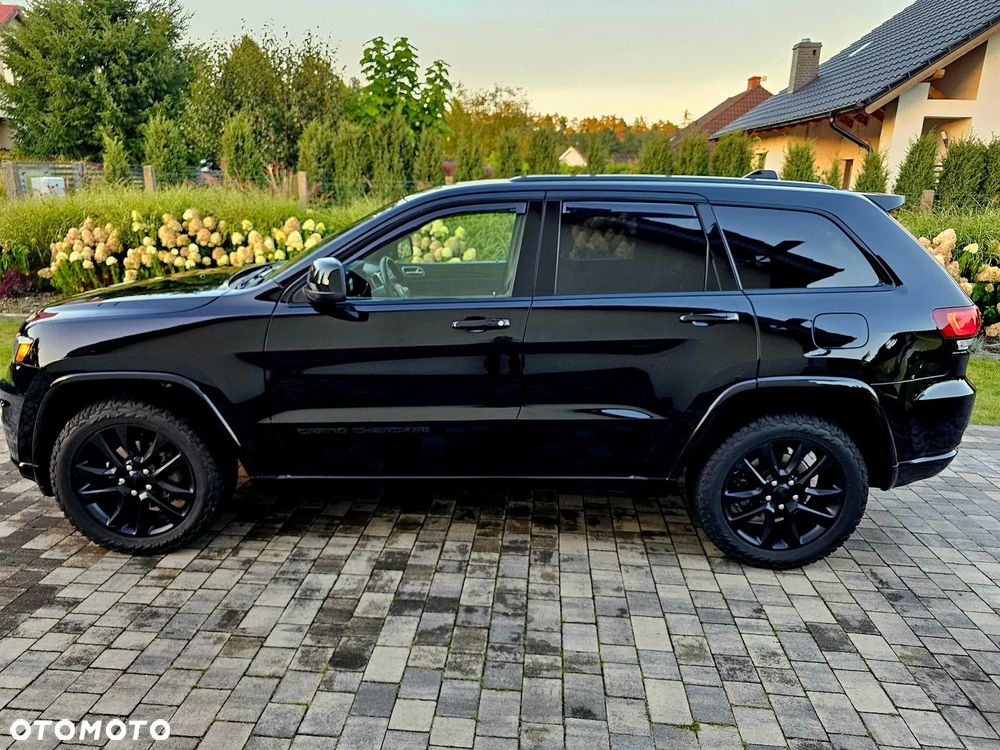 Jeep Grand Cherokee - 12
