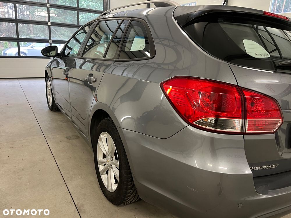 Chevrolet Cruze 1.6 LT - 22